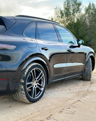 Porsche Cayenne cena 265000 przebieg: 108000, rok produkcji 2018 z Białystok małe 92